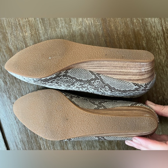 Susina faux snakeskin low wedge - Picture 7 of 9